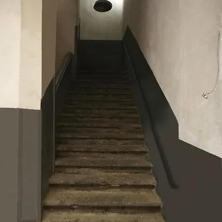 לינה וארוחת בוקר Domus 25 4*