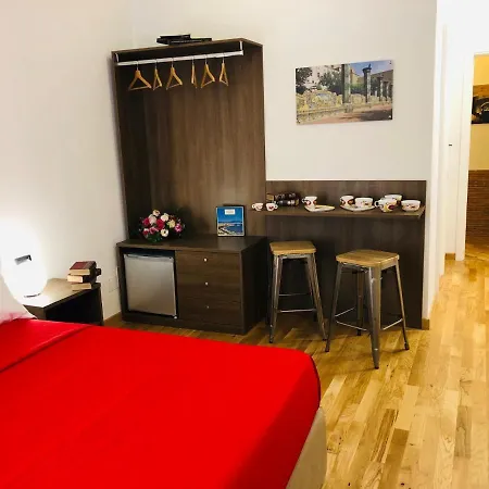 Bed & Breakfast Domus 25 Naples