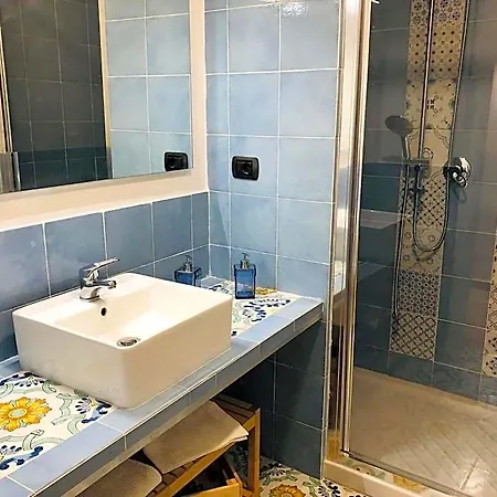 Domus 25 Bed & Breakfast 4*
