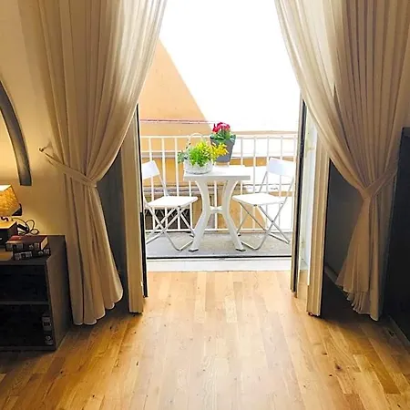 Bed & Breakfast Domus 25 4*