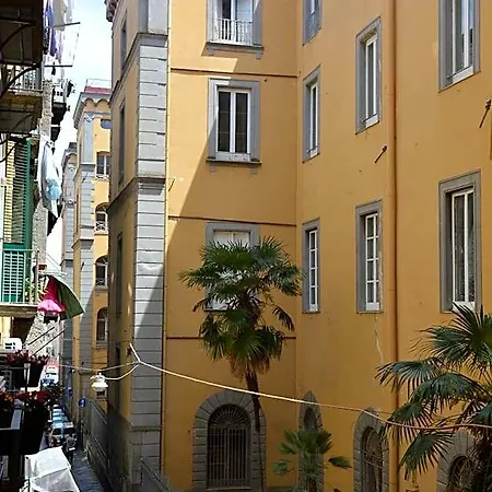 Domus 25 Bed & Breakfast Neapol