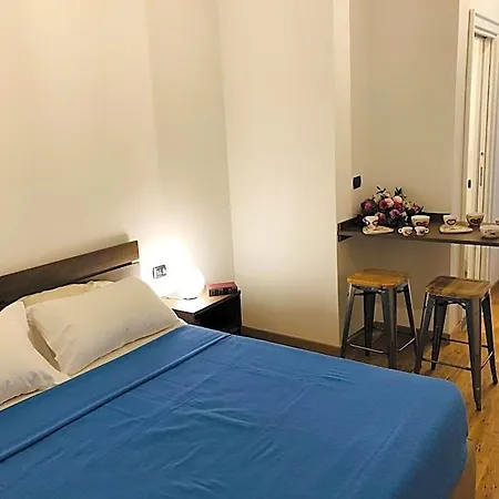 Domus 25 Bed & Breakfast Napels