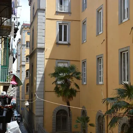 Domus 25 Bed and breakfast 4*